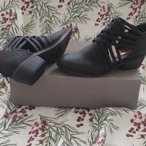 Womens Shoes